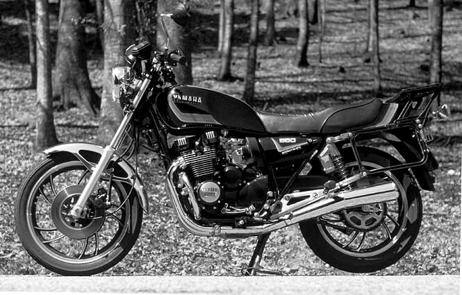 yamaha xj550. la moto originale